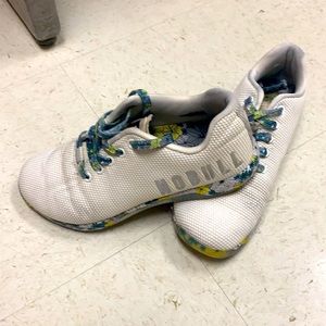 Floral NoBull! Great condition, could use some spot treatment.